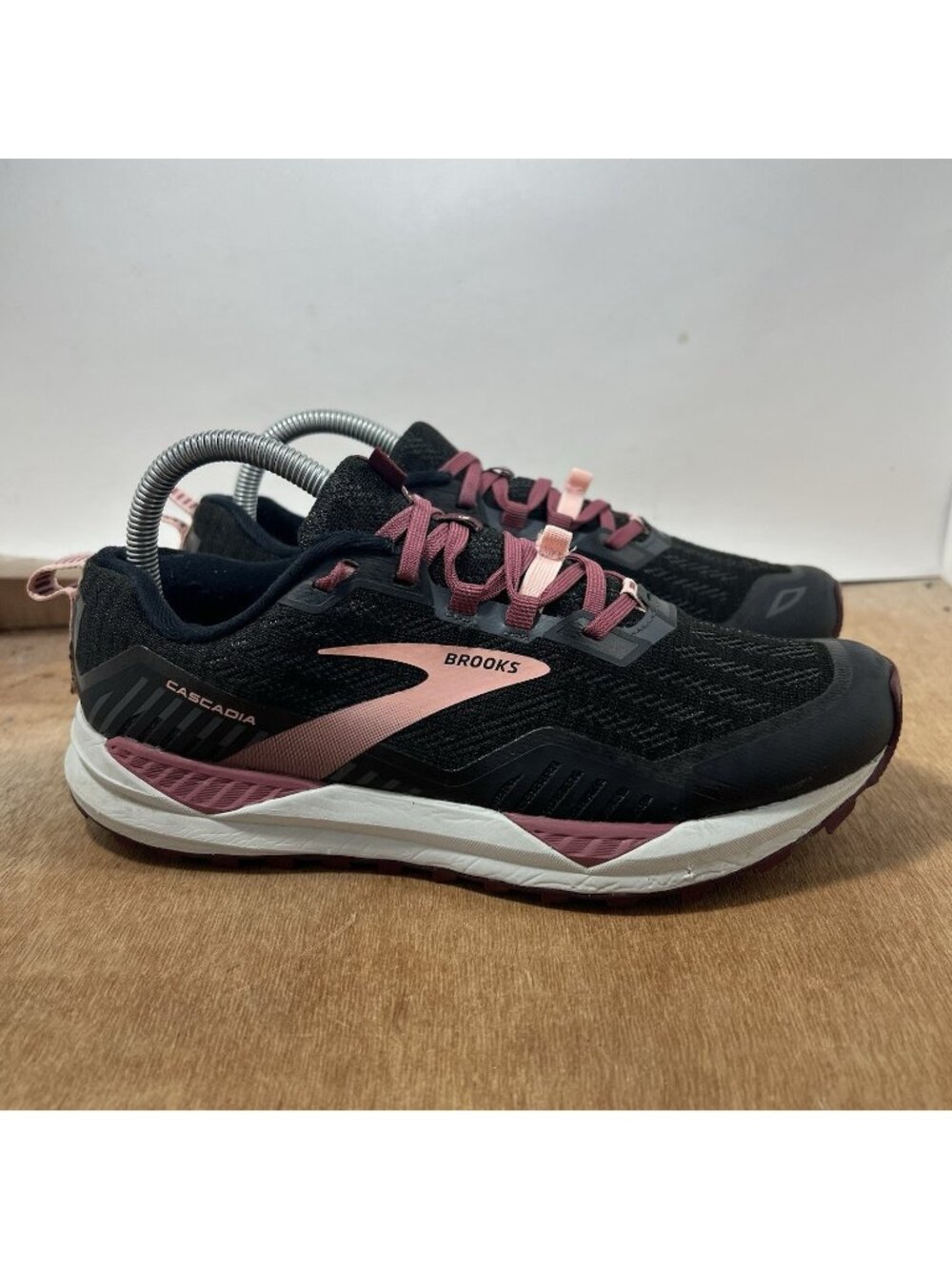 Brooks Cascadia 15 Women Size 8 D Wide Black Running Shoes Sneakers
